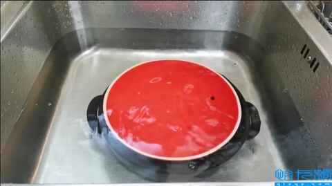 砂锅第一次用需要怎么处理？教你1招(砂锅耐用顺手不开裂)