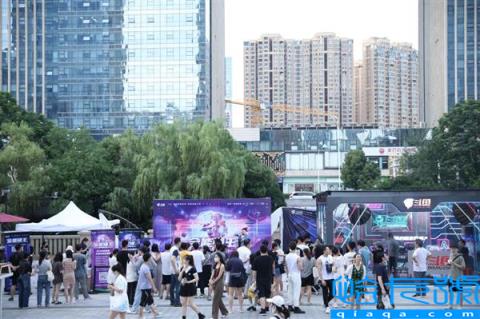 唤醒新老玩家游戏回忆  斗鱼《全能懂王》嗨翻武汉楚河汉街