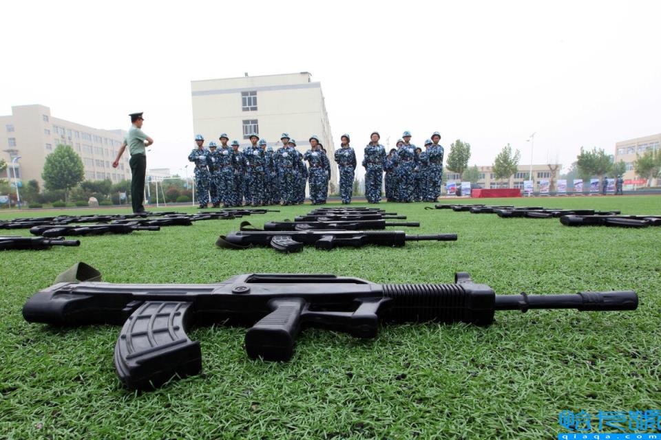 军校毕业是什么军衔(今年军官学校毕业出来什么官职)