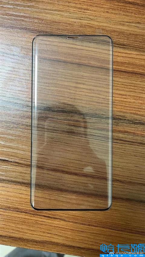 华为Mate50Pro钢化膜曝光：非瀑布屏、刘海设计有戏