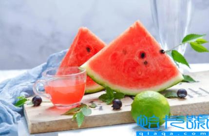 ​冰西瓜和牛奶能一起吃吗(吃冰西瓜可以喝牛奶吗)