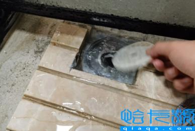 网上找的防水补漏靠谱吗(往墙里打胶可以防漏水吗)