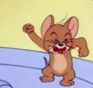 现实版《猫和老鼠》 仓鼠隔笼吐舌头“挑衅”猫咪