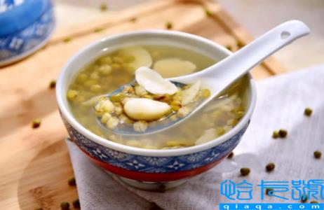 绿豆汤是冷水放还是开水放好了(绿豆汤凉水放还是滚水放)