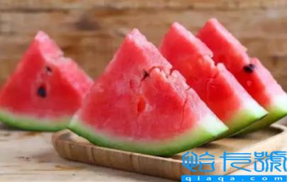 冰西瓜和绿豆汤能一起吃吗(绿豆汤和西瓜一起吃会怎么样)