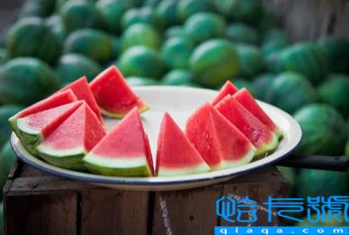 西瓜冷冻后解冻变软还能吃吗(西瓜冷冻后解冻会坏吗)