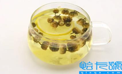 柠檬和菊花可以一起泡水喝吗(柠檬水可以加菊花吗)