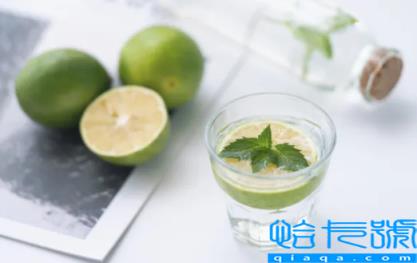 柠檬泡水是连皮一起泡吗(柠檬泡水为什么要带皮)