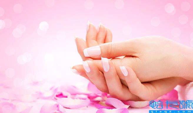 牙膏可以卸指甲油吗(没有卸甲油，在家用牙膏卸美甲小窍门)