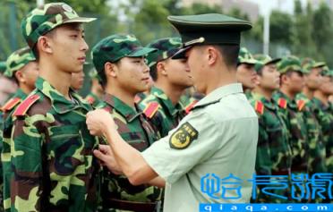 2022高中军训安排在开学前还是开学后(高中军训不参加会不会影响高考)