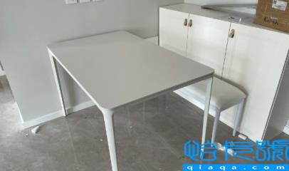 德利丰岩板背面都是粗糙的吗(德利丰岩板背面有logo吗)