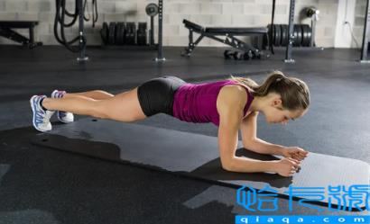 平板支撑一次多长时间有效果(平板支撑一次几分钟合格)